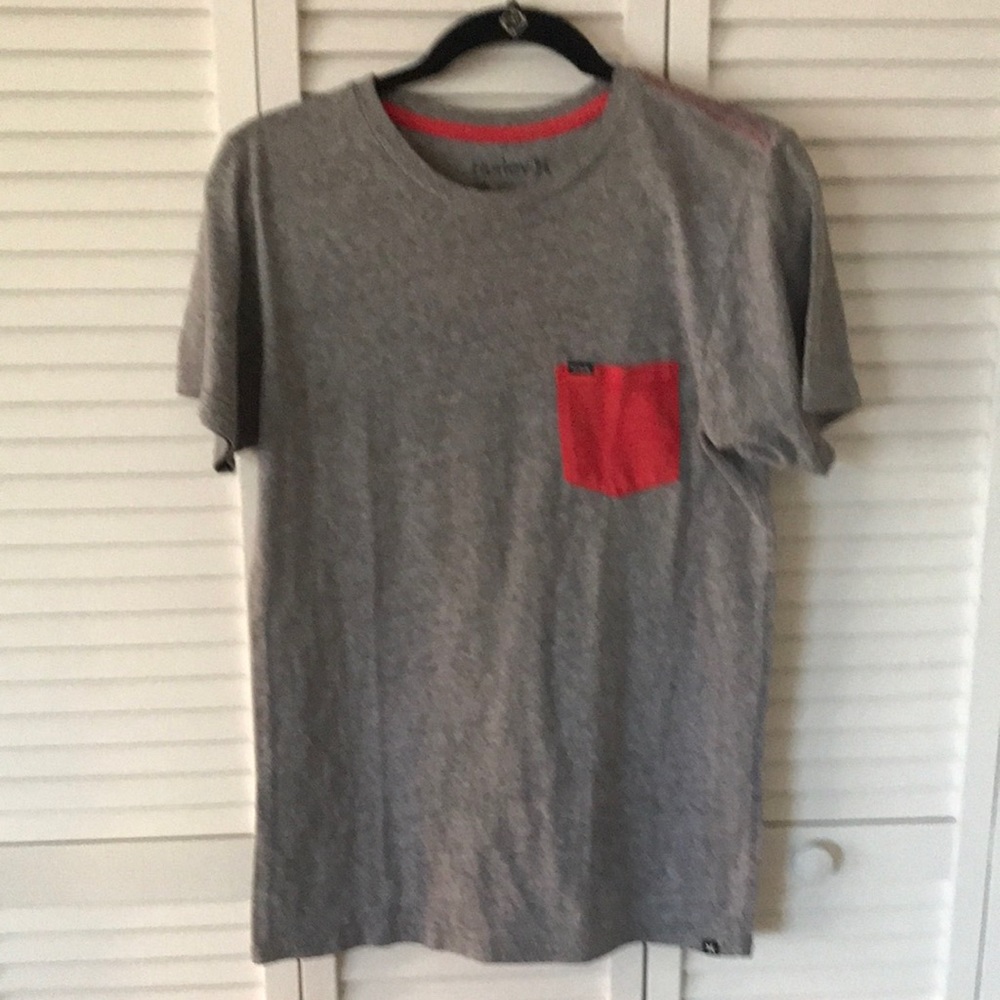 Hurley grey mens v neck, front pocket T-shirt size S‎ excellent condition
